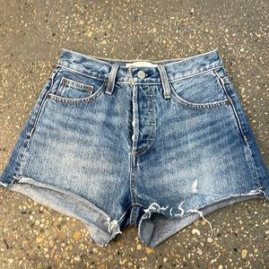 Denim Forum size 25 the Yoko short